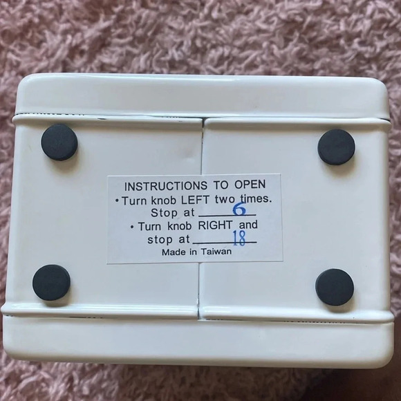 Five Below Mini Safe - Picture 4 of 4